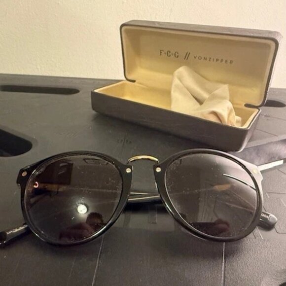 Authentic VONZIPPER Stax SMRF7STA BCY Black Crystal w/Bronze Lens Sunglasses - Picture 1 of 4